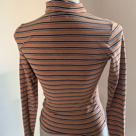 Urban Outfitters slim fitting Y2k 90s inspired striped turtle neck - Picture 4 of 6